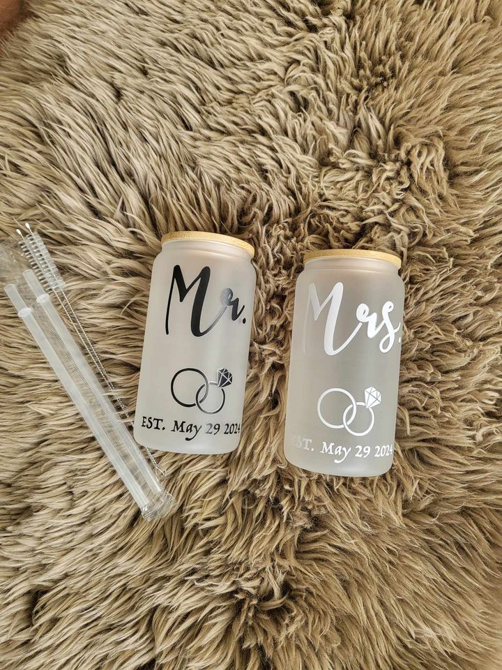 16 oz Frosted Glass Can with Straw image 0